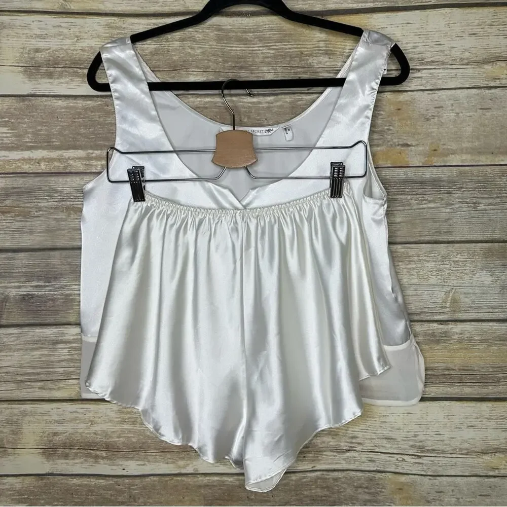 Victoria’s Secret M white elegant satin two-piece pajama set shorts and blouse